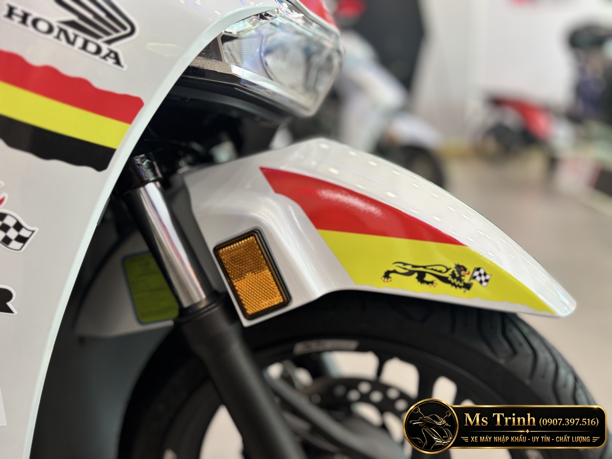 Honda SH150 Ý Malossi 2026 tại Lâm Đồng - Tem custom thể thao, dáng SH thanh lịch