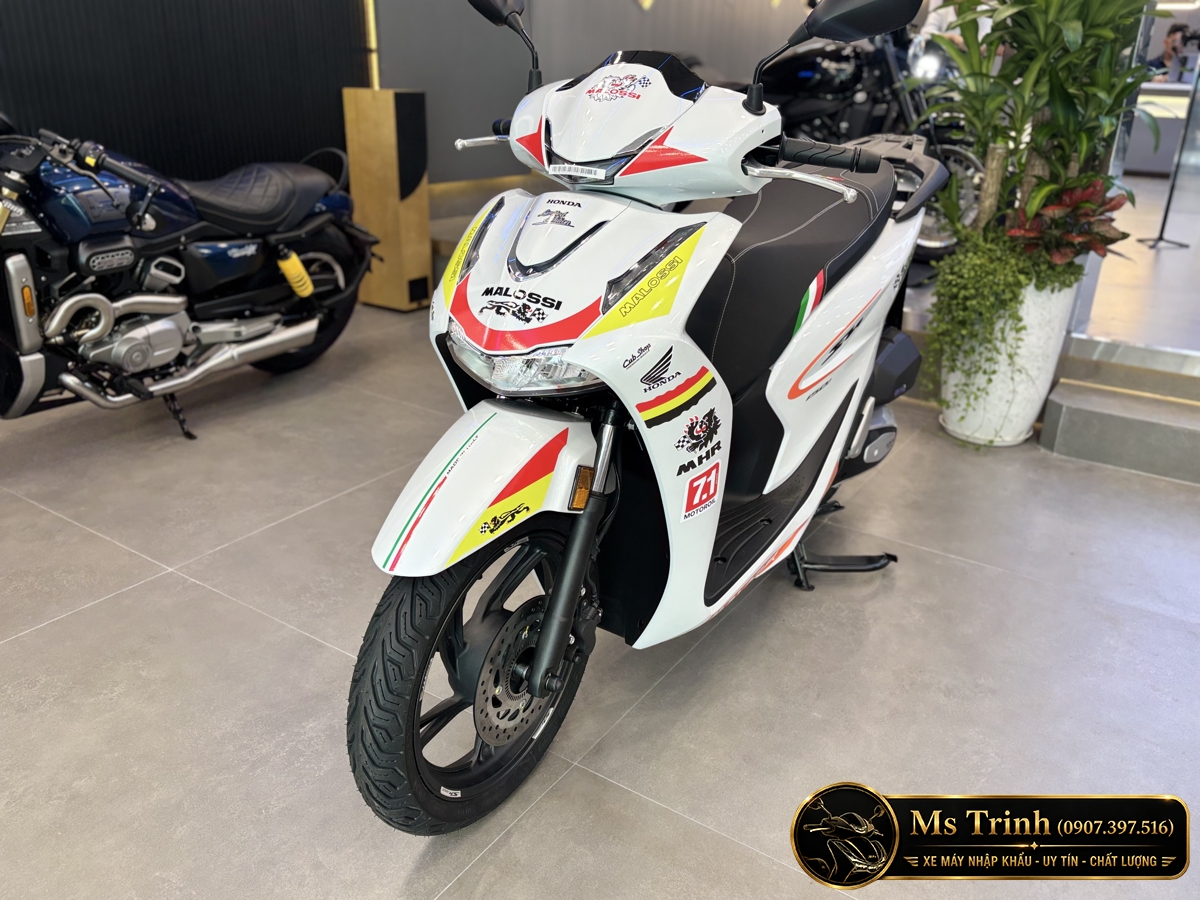 Honda SH150 Ý Malossi 2026 tại Lâm Đồng - Tem custom thể thao, dáng SH thanh lịch