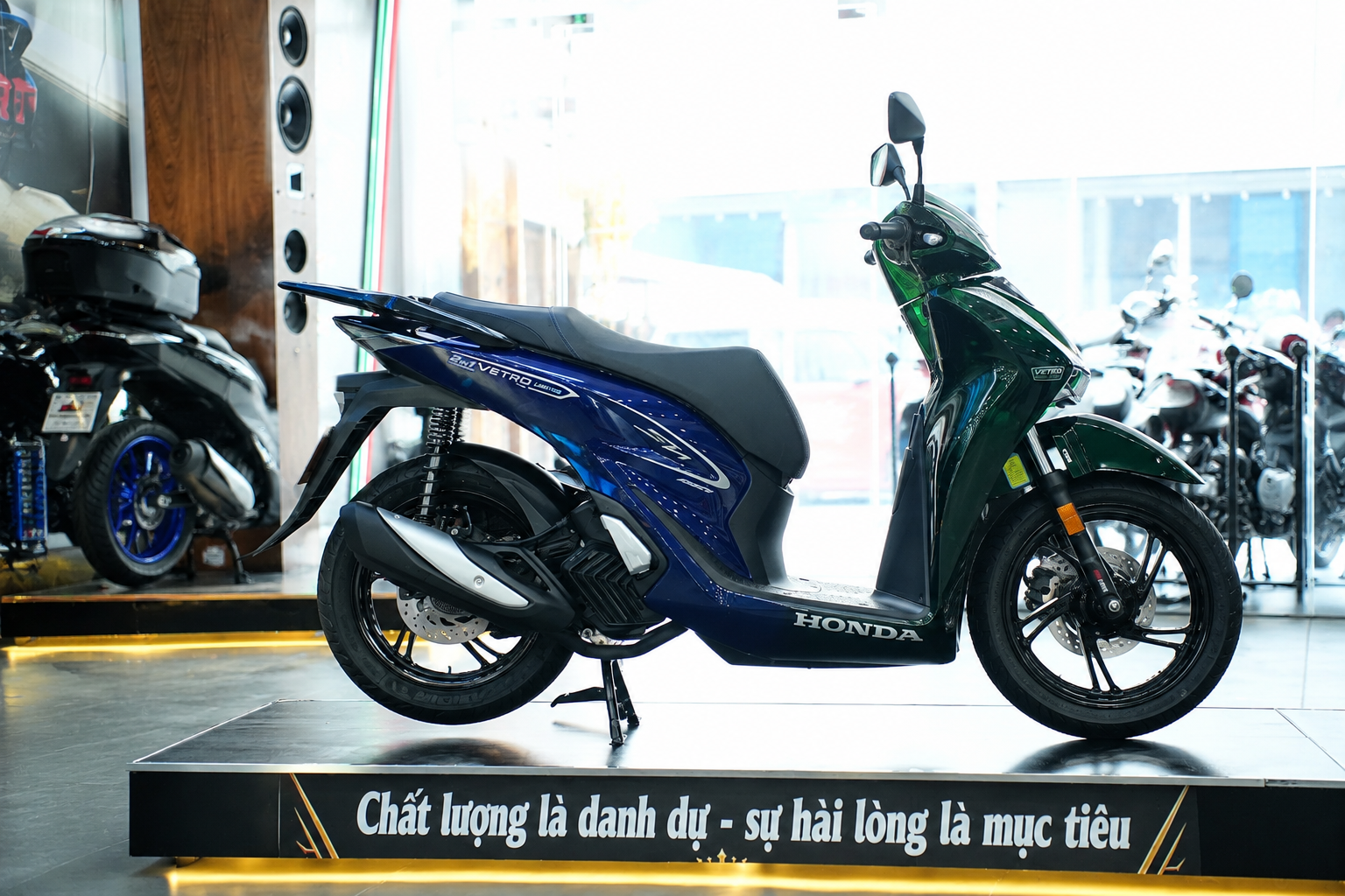 Honda SH150i Vetro Green - Sapphire tại Lâm Đồng: SH Ý Limited 200 xe