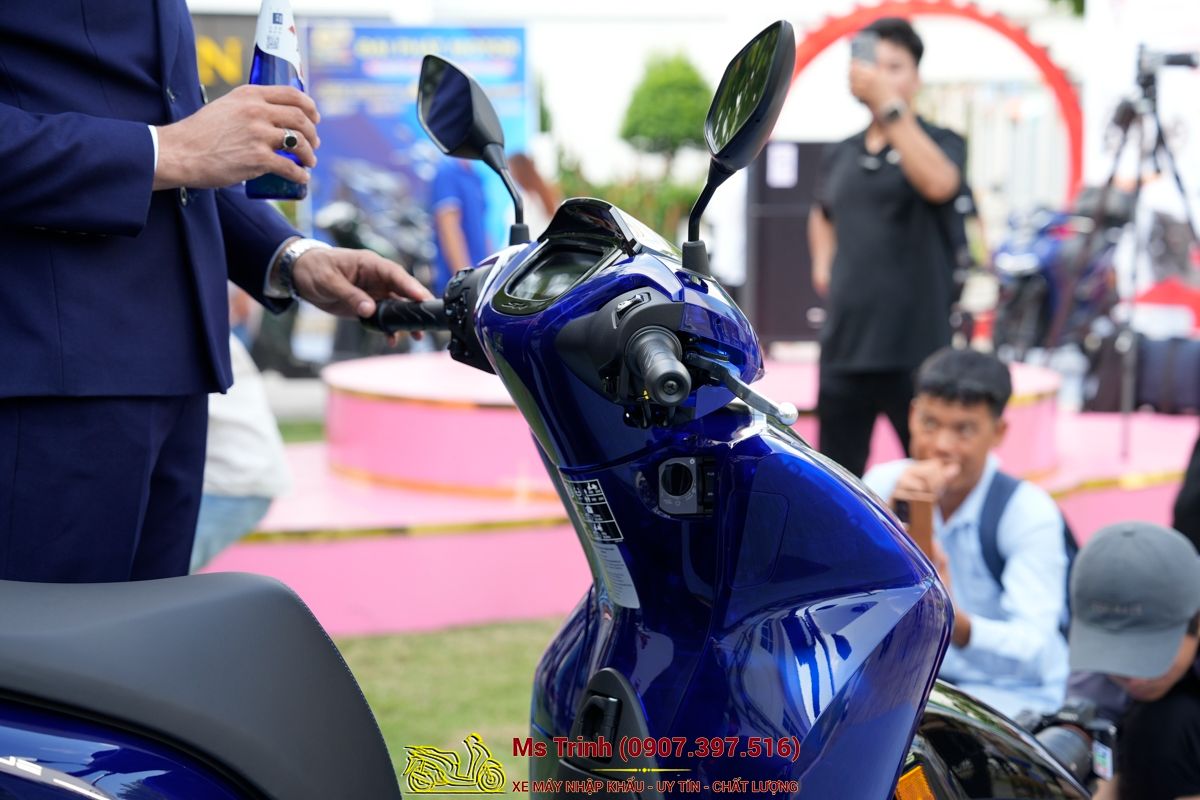 Honda SH150 Vetro Blue 2026 Limited Edition - Siêu phẩm SH Ý dàn áo xanh trong suốt cực hiếm tại Lâm Đồng