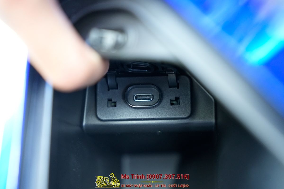 Honda SH150 Vetro Blue 2026 Limited Edition - Siêu phẩm SH Ý dàn áo xanh trong suốt cực hiếm tại Lâm Đồng