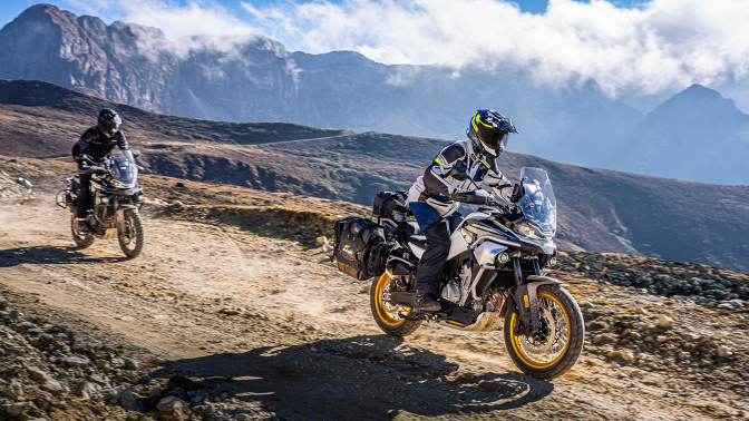 CF Moto 800MT Explorer 2025, ADV Cao Cấp Nhất, Chính Hãng, Giá Tốt tại Lâm Đồng